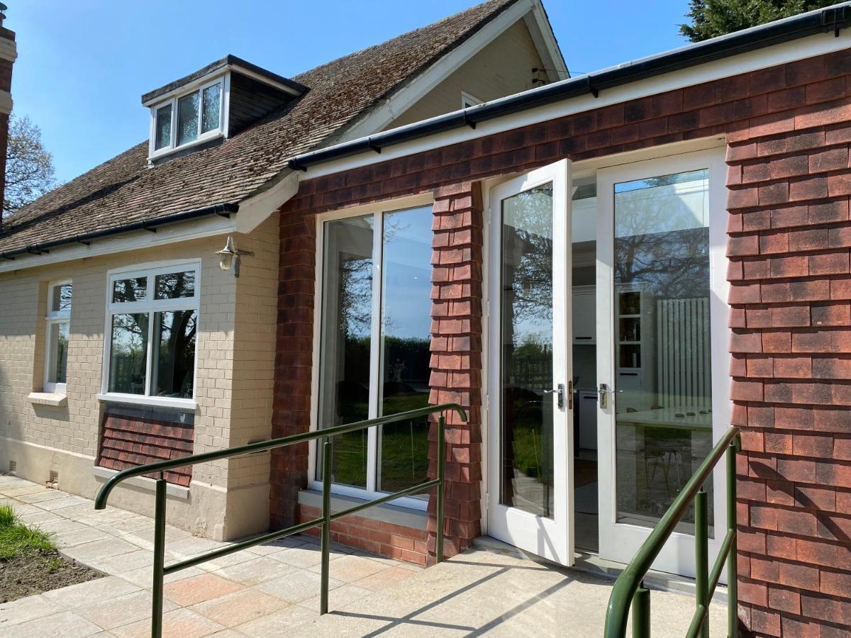 Spacious 4 Bed Family Cottage In Parkland Setting York Exteriér fotografie